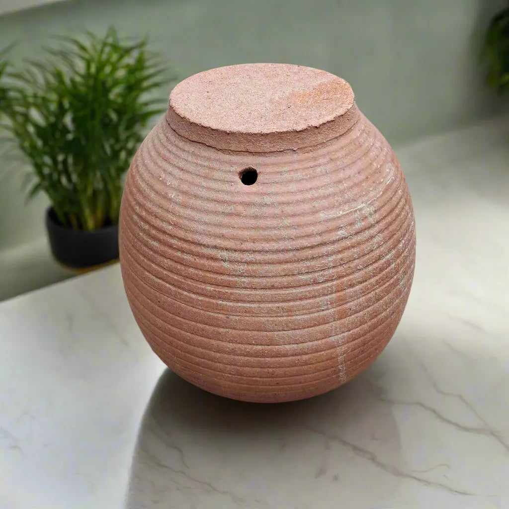 Terracotta Pot (Globe Groove)