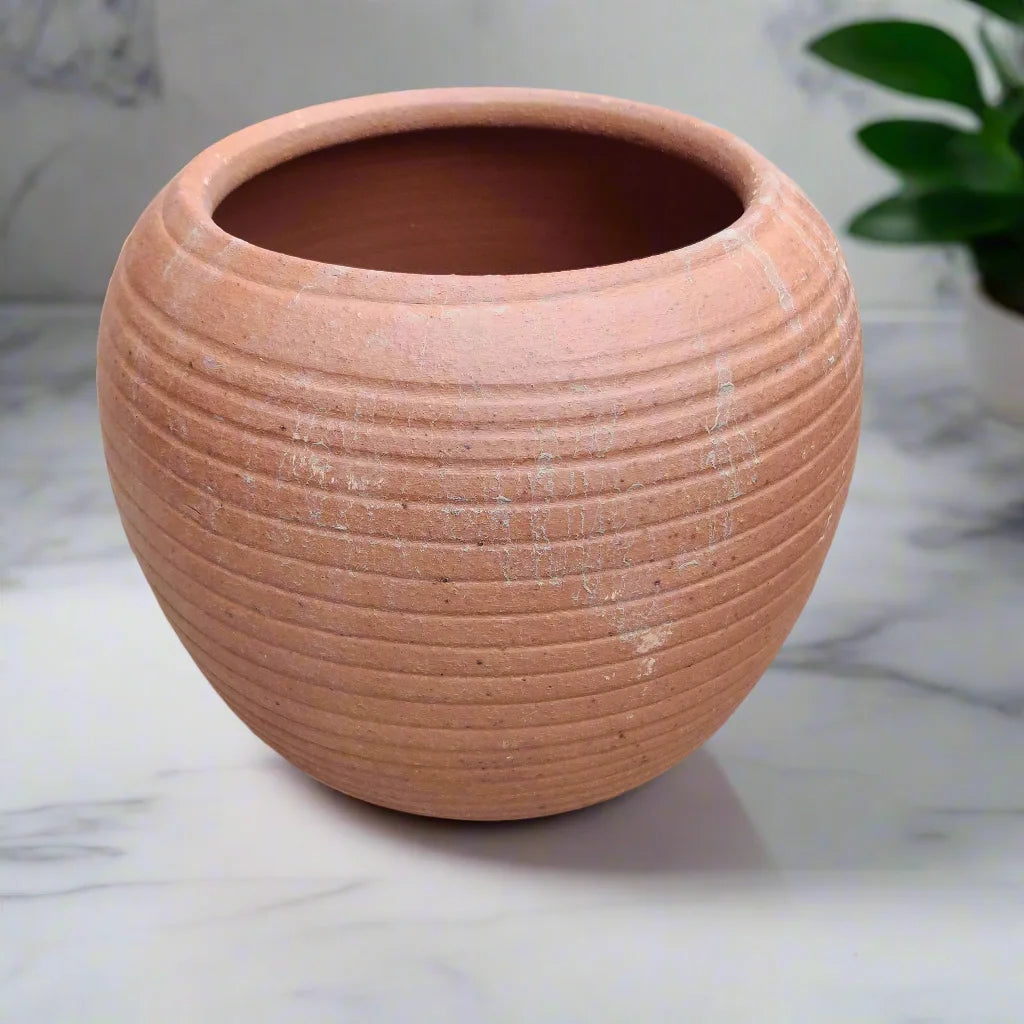 Terracotta Pot (Globe Groove)