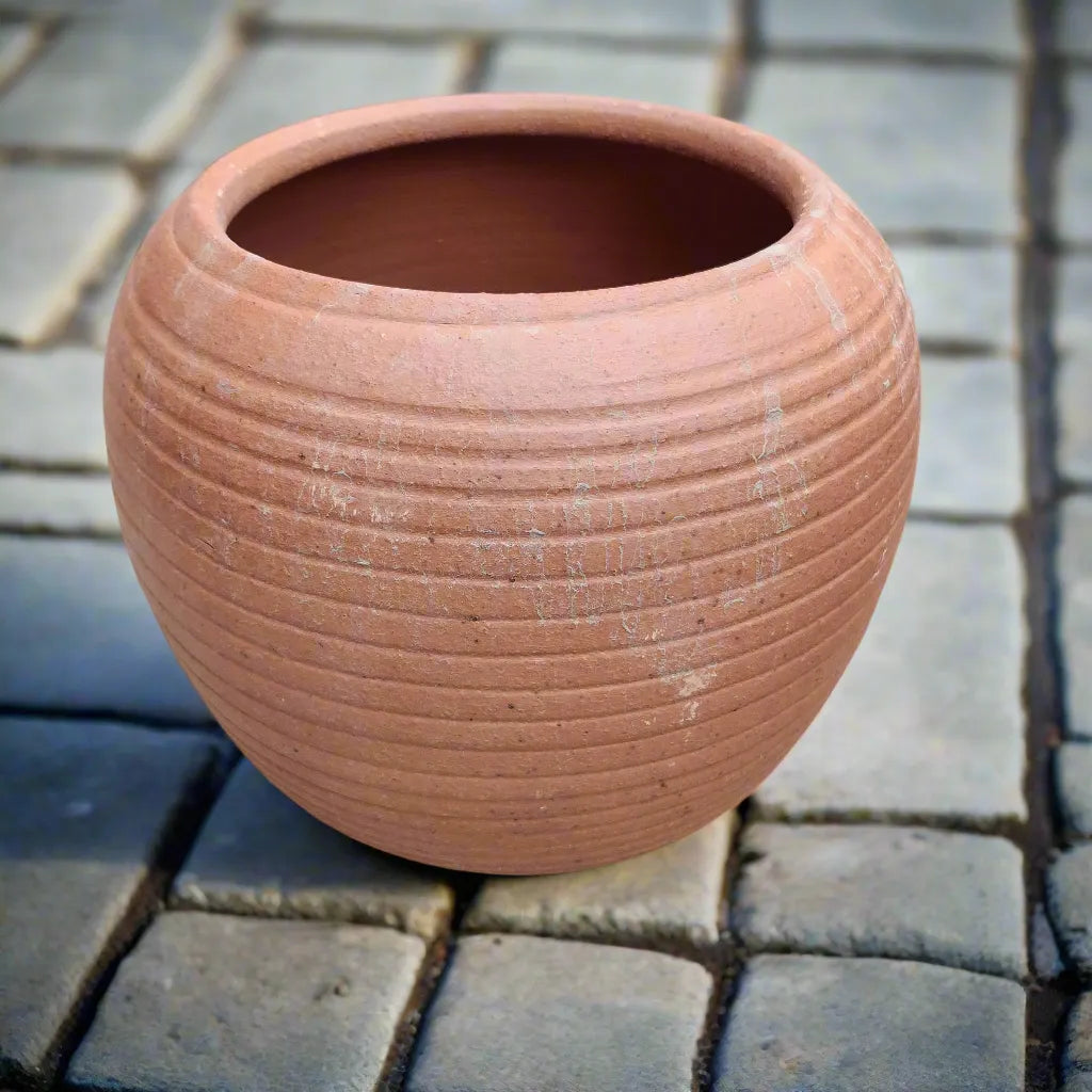 Terracotta Pot (Globe Groove)