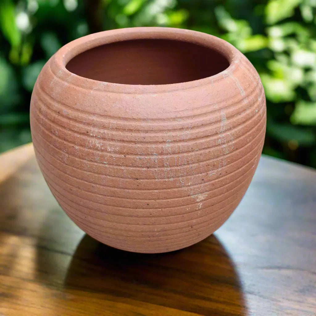Terracotta Pot (Globe Groove)