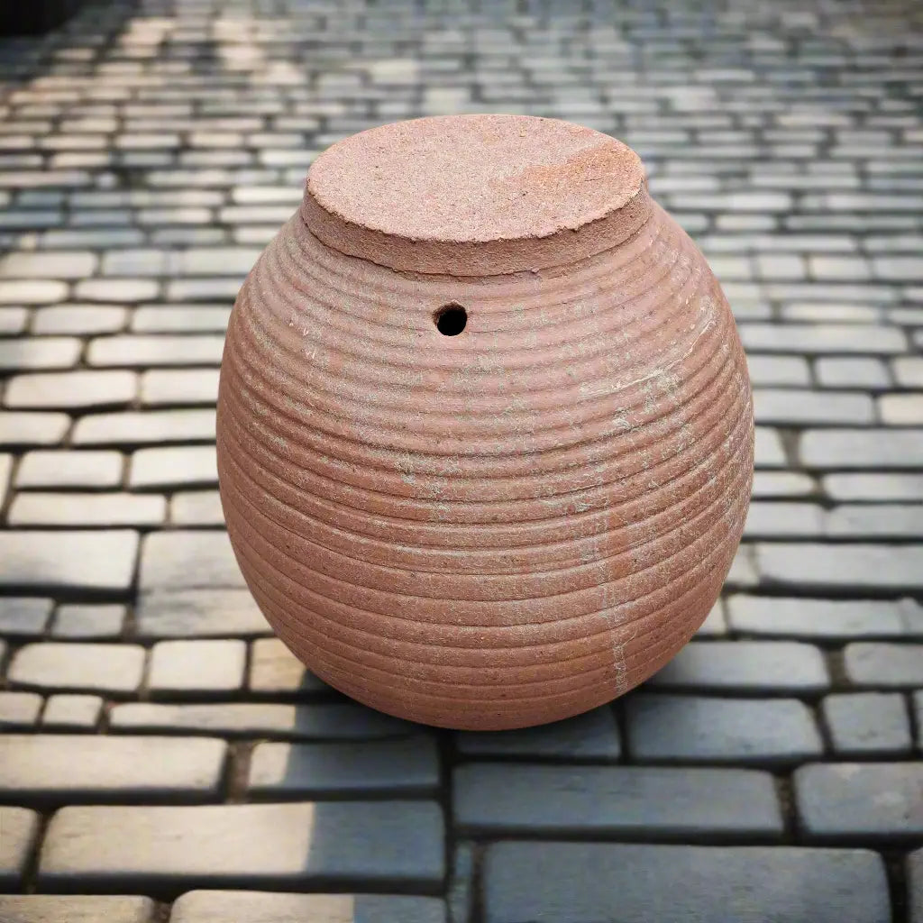 Terracotta Pot (Globe Groove)