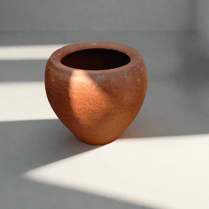 Buy terracotta plant pot from Idyl